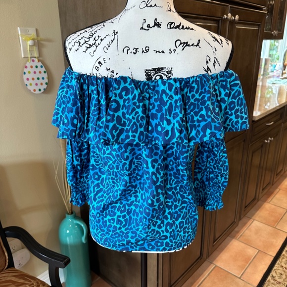 🛍NWT!! Lilly Pulitzer Beatrix Top- Oyster Bay Navy “My Favorite Spot” NWT!!!🛍 - Picture 10 of 14